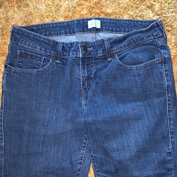 Levi’s San Francisco capris - Picture 2 of 9